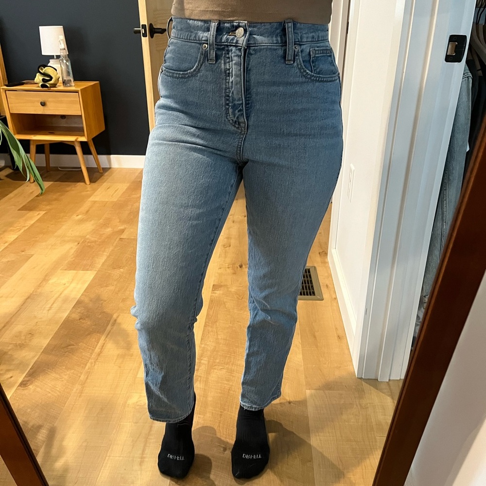 J CREW Jeans. - Picture 2 of 3